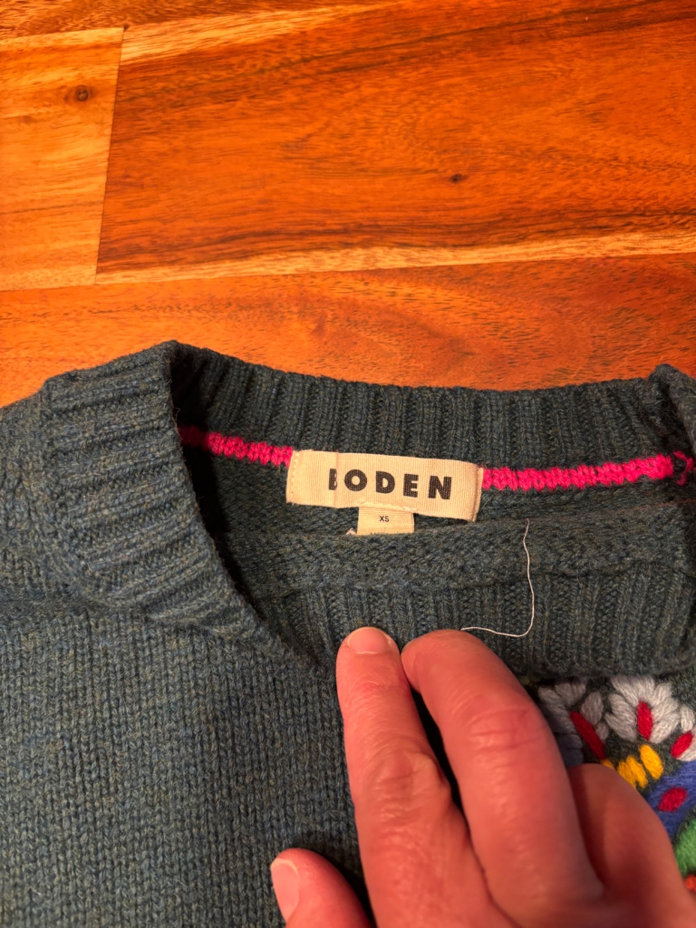 Boden Floral Embroidered Knit Sweater - XS - Picture 4 of 7